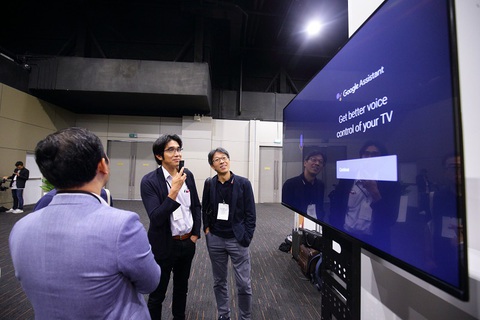 VinSmart hợp tác Google phát triển tivi thông minh - Ảnh 1. VinSmart hợp tác Google phát triển tivi thông minh - Ảnh 1.