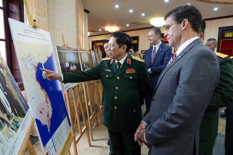 Bộ trưởng Quốc phòng Việt Nam hội đàm với Bộ trưởng Quốc phòng Mỹ - Ảnh 3. Bộ trưởng Quốc phòng Việt Nam hội đàm với Bộ trưởng Quốc phòng Mỹ - Ảnh 3.