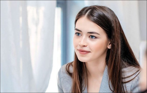 Nghị sĩ Belarus vừa đẹp vừa giỏi, từng là Hoa hậu - Ảnh 1. Nghị sĩ Belarus vừa đẹp vừa giỏi, từng là Hoa hậu - Ảnh 1.