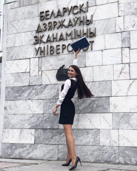 Nghị sĩ Belarus vừa đẹp vừa giỏi, từng là Hoa hậu - Ảnh 4. Nghị sĩ Belarus vừa đẹp vừa giỏi, từng là Hoa hậu - Ảnh 4.