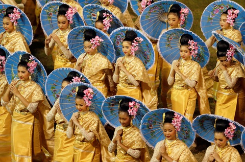 Giáo hoàng nói về nạn mại dâm khi hành lễ ở Thái Lan - Ảnh 5. Giáo hoàng nói về nạn mại dâm khi hành lễ ở Thái Lan - Ảnh 5.