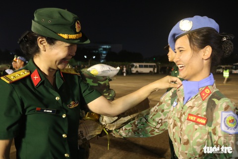 31 cán bộ gìn giữ hòa bình từ Nam Sudan về nước - Ảnh 7. 31 cán bộ gìn giữ hòa bình từ Nam Sudan về nước - Ảnh 7.