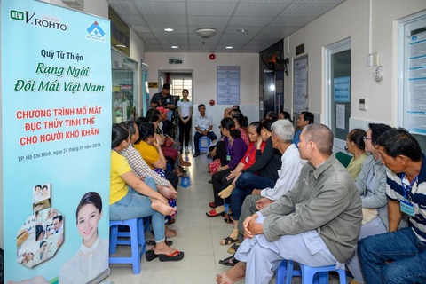 Học bổng Rohto-Mentholatum (VN) tiếp sức ước mơ cho sinh viên Cao đẳng Y tế Bình Dương - Ảnh 2. Học bổng Rohto-Mentholatum (VN) tiếp sức ước mơ cho sinh viên Cao đẳng Y tế Bình Dương - Ảnh 2.