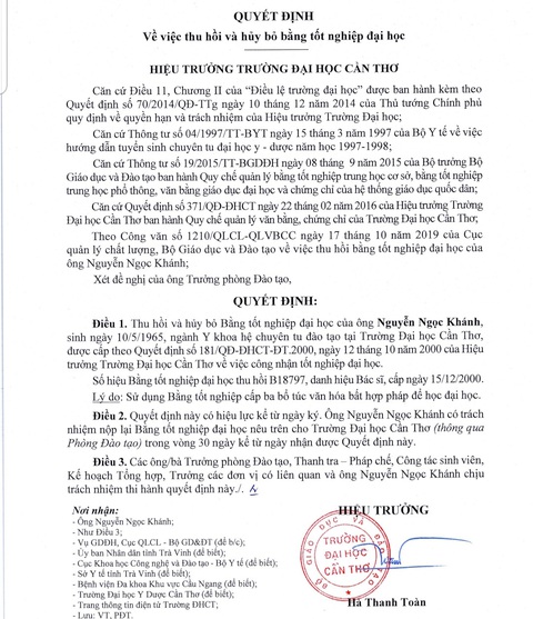 Bác sĩ xài bằng trung học giả xuống làm y sĩ - Ảnh 1. Bác sĩ xài bằng trung học giả xuống làm y sĩ - Ảnh 1.