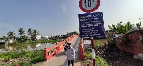 Hàng triệu dân miền Tây đỡ vất vả với 418 cầu bêtông mới - Ảnh 1. Hàng triệu dân miền Tây đỡ vất vả với 418 cầu bêtông mới - Ảnh 1.