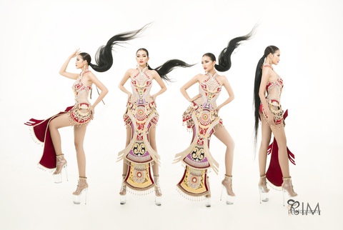 Quốc phục hở hang gây tranh cãi của Ngọc Châu tại Miss Supranational - Ảnh 1. Quốc phục hở hang gây tranh cãi của Ngọc Châu tại Miss Supranational - Ảnh 1.