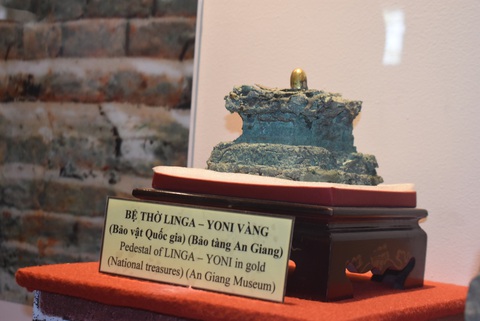 Trưng bày bảo vật quốc gia tại triển lãm Hội ngộ di sản văn hóa 3 miền - Ảnh 1. Trưng bày bảo vật quốc gia tại triển lãm Hội ngộ di sản văn hóa 3 miền - Ảnh 1.