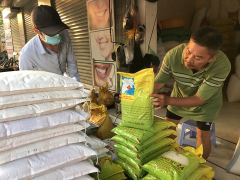 Gạo ST25 ngon nhất thế giới cháy hàng - Ảnh 1. Gạo ST25 ngon nhất thế giới cháy hàng - Ảnh 1.