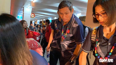 U22 Việt Nam và đội tuyển bóng đá nữ đến Philippines - Ảnh 10. U22 Việt Nam và đội tuyển bóng đá nữ đến Philippines - Ảnh 10.