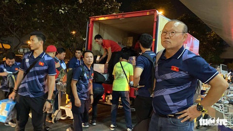 U22 Việt Nam và đội tuyển bóng đá nữ đến Philippines - Ảnh 12. U22 Việt Nam và đội tuyển bóng đá nữ đến Philippines - Ảnh 12.