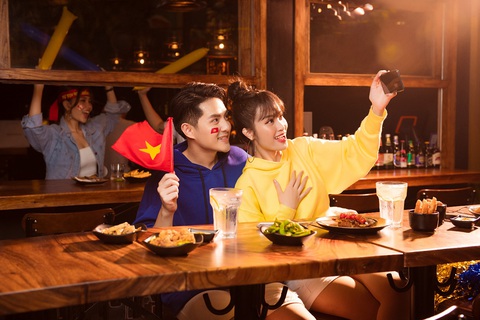 Đông Nhi - Ông Cao Thắng bật mí đi bão mùa SEA Games - Ảnh 1. Đông Nhi - Ông Cao Thắng bật mí đi bão mùa SEA Games - Ảnh 1.