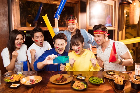 Đông Nhi - Ông Cao Thắng bật mí đi bão mùa SEA Games - Ảnh 2. Đông Nhi - Ông Cao Thắng bật mí đi bão mùa SEA Games - Ảnh 2.