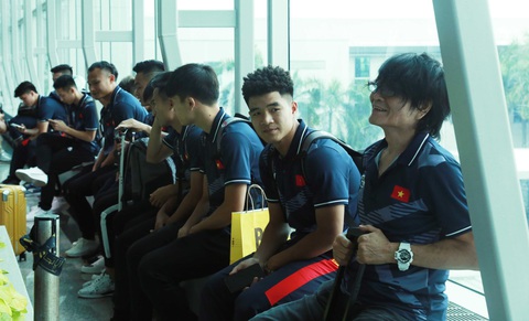 Tuyển nữ và U22 Việt Nam tươi cười lên đường dự SEA Games - Ảnh 8. Tuyển nữ và U22 Việt Nam tươi cười lên đường dự SEA Games - Ảnh 8.