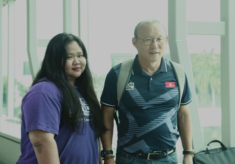 Tuyển nữ và U22 Việt Nam tươi cười lên đường dự SEA Games - Ảnh 12. Tuyển nữ và U22 Việt Nam tươi cười lên đường dự SEA Games - Ảnh 12.
