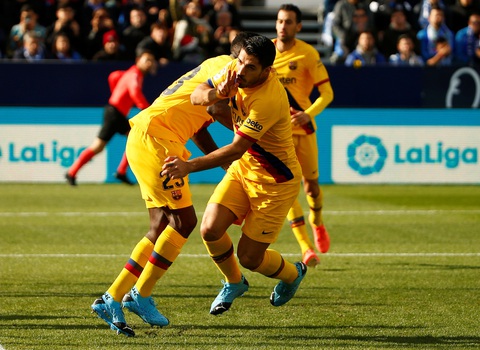 Messi kiến tạo đẳng cấp để Suarez ghi bàn giúp Barca giành 3 điểm - Ảnh 1. Messi kiến tạo đẳng cấp để Suarez ghi bàn giúp Barca giành 3 điểm - Ảnh 1.