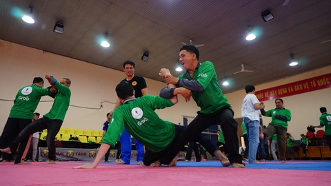 Chuyện đời sau tay lái - Kỳ cuối: Khi tài xế học võ - Ảnh 1. Chuyện đời sau tay lái - Kỳ cuối: Khi tài xế học võ - Ảnh 1.