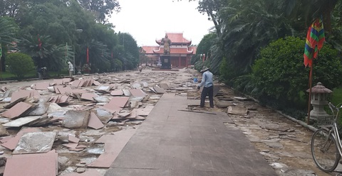 Sân lát tượng đài Hoàng đế Quang Trung đang đẹp, tỉnh bỏ 5 tỉ ngân sách cạy lên… nâng cấp ? - Ảnh 3. Sân lát tượng đài Hoàng đế Quang Trung đang đẹp, tỉnh bỏ 5 tỉ ngân sách cạy lên… nâng cấp ? - Ảnh 3.