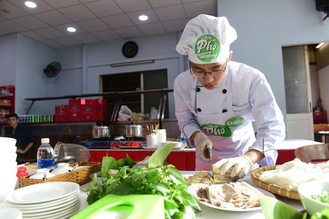 Cao thủ tranh hùng, xuất lộ tuyệt chiêu, bí kíp nấu phở ngon - Ảnh 4. Cao thủ tranh hùng, xuất lộ tuyệt chiêu, bí kíp nấu phở ngon - Ảnh 4.