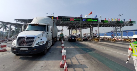 Bộ kiến nghị gia hạn tiến độ thu phí tự động ở 37 tuyến cao tốc, trạm thu phí - Ảnh 1. Bộ kiến nghị gia hạn tiến độ thu phí tự động ở 37 tuyến cao tốc, trạm thu phí - Ảnh 1.