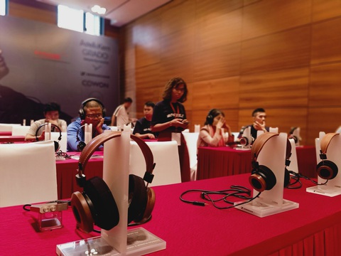 ‘Tín đồ’ nghe nhạc háo hức trải nghiệm tại AVshow 2019 - Ảnh 2. ‘Tín đồ’ nghe nhạc háo hức trải nghiệm tại AVshow 2019 - Ảnh 2.