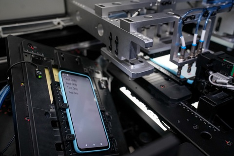 Điện thoại 5G đầu tiên ở Việt Nam sẽ sản xuất tại Hòa Lạc - Ảnh 1. Điện thoại 5G đầu tiên ở Việt Nam sẽ sản xuất tại Hòa Lạc - Ảnh 1.