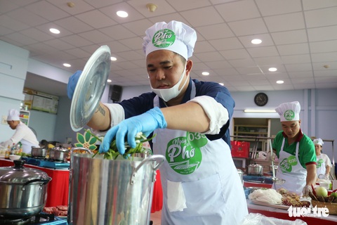 Phở ngon, ngọt từ đâu? - Ảnh 12. Phở ngon, ngọt từ đâu? - Ảnh 12.