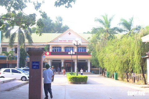 Con chết, 5 ngày sau mẹ chết, người nhà ‘vây’ bệnh viện suốt đêm - Ảnh 2. Con chết, 5 ngày sau mẹ chết, người nhà ‘vây’ bệnh viện suốt đêm - Ảnh 2.