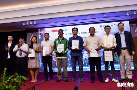 Chuyến xe văn minh sẽ không dừng lại... - Ảnh 2. Chuyến xe văn minh sẽ không dừng lại... - Ảnh 2.