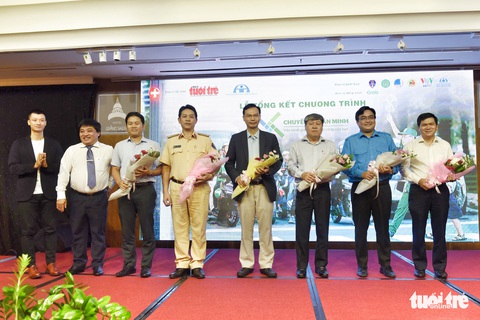 Chuyến xe văn minh sẽ không dừng lại... - Ảnh 9. Chuyến xe văn minh sẽ không dừng lại... - Ảnh 9.