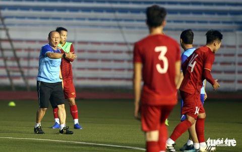 Ông Park nổi giận chưa từng thấy, lao vô sân cự học trò U22 Việt Nam - Ảnh 1. Ông Park nổi giận chưa từng thấy, lao vô sân cự học trò U22 Việt Nam - Ảnh 1.
