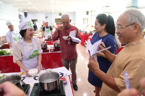 Cao thủ tranh hùng, xuất lộ tuyệt chiêu, bí kíp nấu phở ngon - Ảnh 8. Cao thủ tranh hùng, xuất lộ tuyệt chiêu, bí kíp nấu phở ngon - Ảnh 8.