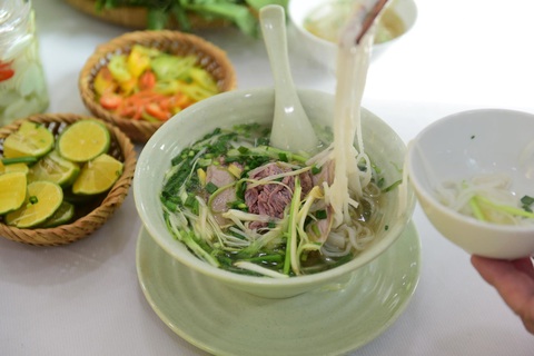 Cao thủ tranh hùng, xuất lộ tuyệt chiêu, bí kíp nấu phở ngon - Ảnh 2. Cao thủ tranh hùng, xuất lộ tuyệt chiêu, bí kíp nấu phở ngon - Ảnh 2.