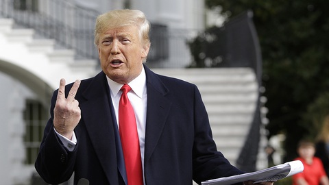 2 tuần dông bão của ông Trump - Ảnh 1. 2 tuần dông bão của ông Trump - Ảnh 1.