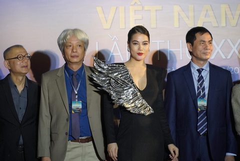 Nhiều nghệ sĩ trẻ dự khai mạc Liên hoan phim Việt Nam 2019 - Ảnh 1. Nhiều nghệ sĩ trẻ dự khai mạc Liên hoan phim Việt Nam 2019 - Ảnh 1.