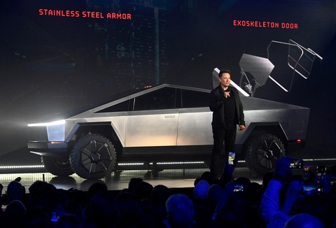 Tỉ phú Elon Musk tự tin chốt 150 ngàn đơn hàng sau sự cố bể kính xe Cybertruck - Ảnh 1. Tỉ phú Elon Musk tự tin chốt 150 ngàn đơn hàng sau sự cố bể kính xe Cybertruck - Ảnh 1.