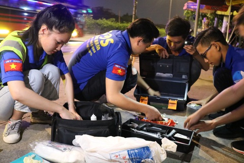 Biệt đội cứu hộ SOS miễn phí trong đêm - Ảnh 2. Biệt đội cứu hộ SOS miễn phí trong đêm - Ảnh 2.