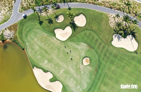1,9 tỉ USD đổ vào trường đua ngựa, sân golf ở Đà Nẵng - Ảnh 2. 1,9 tỉ USD đổ vào trường đua ngựa, sân golf ở Đà Nẵng - Ảnh 2.