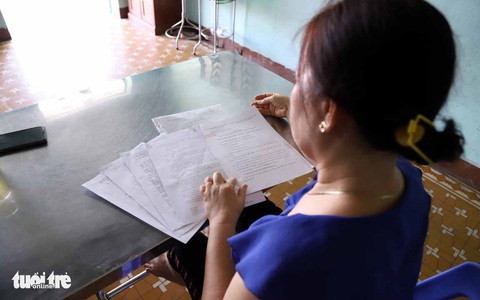 Chuyện lạ lùng: Phải ký hợp đồng vay tiền với ngân hàng để có việc làm - Ảnh 2. Chuyện lạ lùng: Phải ký hợp đồng vay tiền với ngân hàng để có việc làm - Ảnh 2.