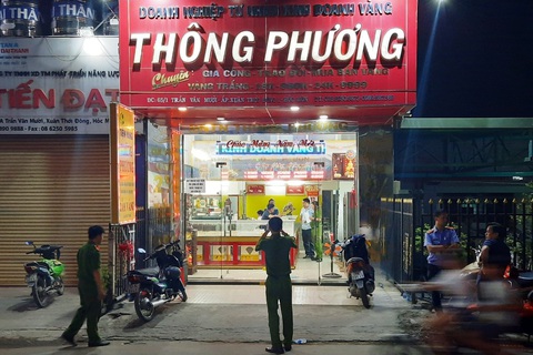 Hành trình truy bắt nhóm nghi phạm táo tợn cướp tiệm vàng ở Hóc Môn - Ảnh 5. Hành trình truy bắt nhóm nghi phạm táo tợn cướp tiệm vàng ở Hóc Môn - Ảnh 5.