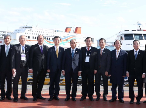 Thủ tướng mong muốn thành phố Busan tạo thuận lợi cho cộng đồng người Việt - Ảnh 1. Thủ tướng mong muốn thành phố Busan tạo thuận lợi cho cộng đồng người Việt - Ảnh 1.