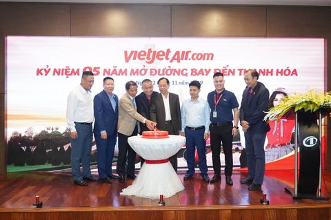 Vietjet phục vụ 2,2 triệu lượt hành khách sau 5 năm cất cánh tại Thanh Hoá - Ảnh 2. Vietjet phục vụ 2,2 triệu lượt hành khách sau 5 năm cất cánh tại Thanh Hoá - Ảnh 2.