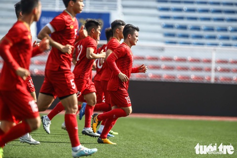 U22 Việt Nam khởi động ở sân bêtông vì Timor-Leste tập quá giờ - Ảnh 7. U22 Việt Nam khởi động ở sân bêtông vì Timor-Leste tập quá giờ - Ảnh 7.