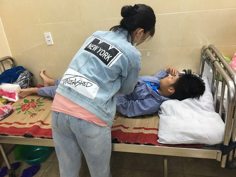 Tạm đình chỉ thầy võ tham gia đánh học sinh lớp 8 gãy xương hàm - Ảnh 1. Tạm đình chỉ thầy võ tham gia đánh học sinh lớp 8 gãy xương hàm - Ảnh 1.