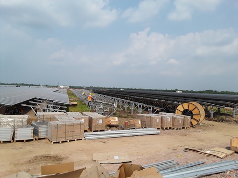 Hé lộ phương án đấu thầu điện mặt trời - Ảnh 1. Hé lộ phương án đấu thầu điện mặt trời - Ảnh 1.