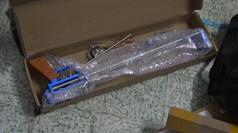 1.000 hung khí đội lốt công cụ nhà bếp chuyển qua đường bưu điện - Ảnh 2. 1.000 hung khí đội lốt công cụ nhà bếp chuyển qua đường bưu điện - Ảnh 2.