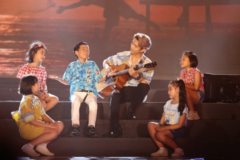 Song Lang đoạt Bông sen vàng, Trấn Thành đoạt giải Diễn viên chính xuất sắc - Ảnh 7. Song Lang đoạt Bông sen vàng, Trấn Thành đoạt giải Diễn viên chính xuất sắc - Ảnh 7.
