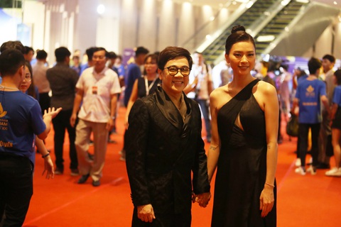 Ngô Thanh Vân, Liên Bỉnh Phát cùng dàn sao trên thảm đỏ Liên hoan phim Việt Nam - Ảnh 3. Ngô Thanh Vân, Liên Bỉnh Phát cùng dàn sao trên thảm đỏ Liên hoan phim Việt Nam - Ảnh 3.