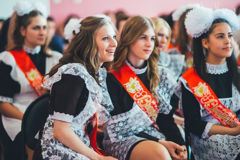 Tổng thống Putin bày cho học sinh cách chọn nghề nghiệp tương lai - Ảnh 2. Tổng thống Putin bày cho học sinh cách chọn nghề nghiệp tương lai - Ảnh 2.