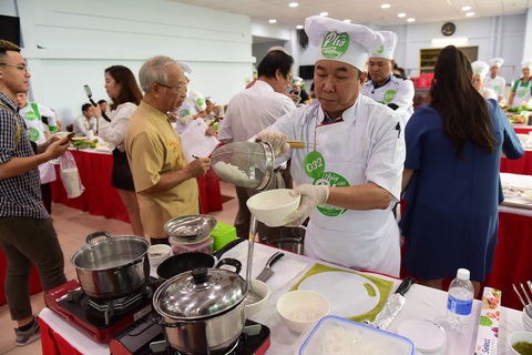 Người nặng tình với phở - Ảnh 1. Người nặng tình với phở - Ảnh 1.