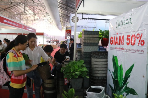 Hội chợ nội thất giảm giá kịch sàn, đón cao điểm Black Friday - Ảnh 6. Hội chợ nội thất giảm giá kịch sàn, đón cao điểm Black Friday - Ảnh 6.